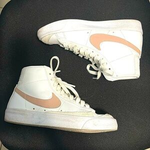 Nike Blazer Mid 77 Size 6